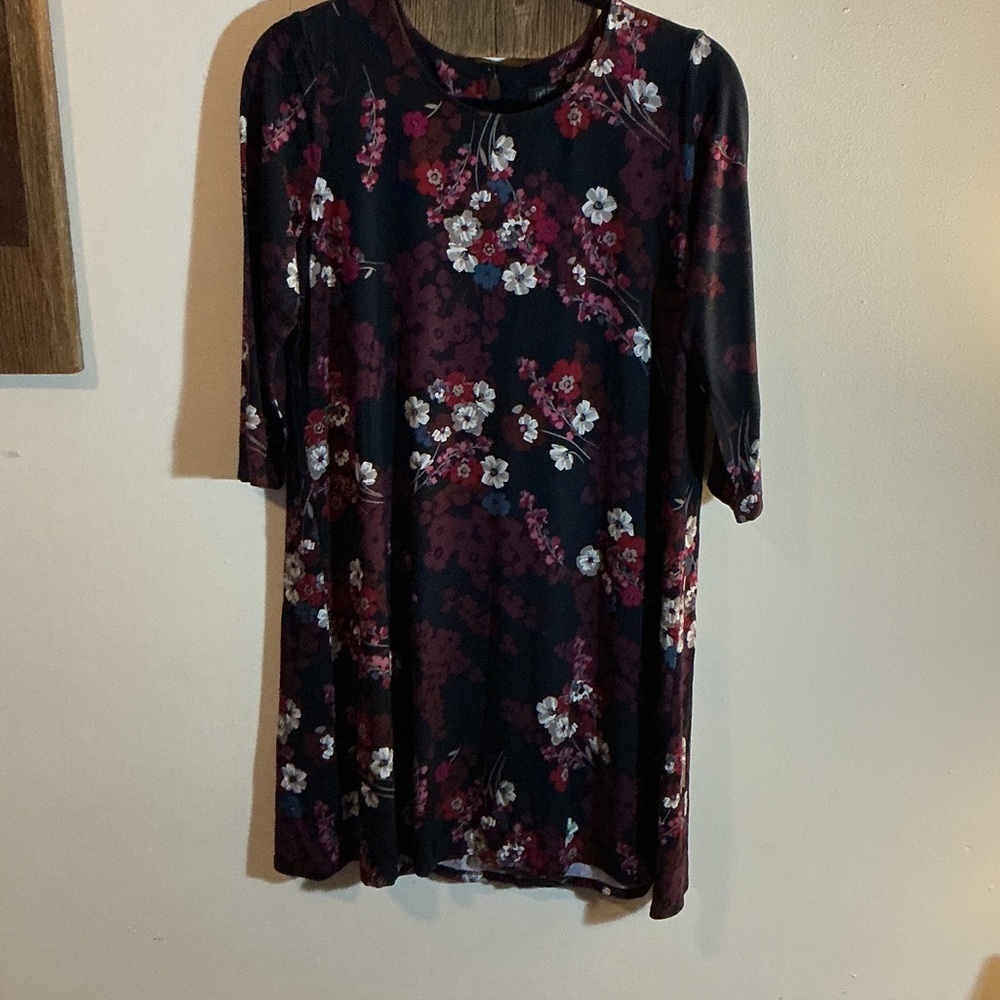 J Jill Floral Black and Red Women's Dress. Everwear Fabric Collection